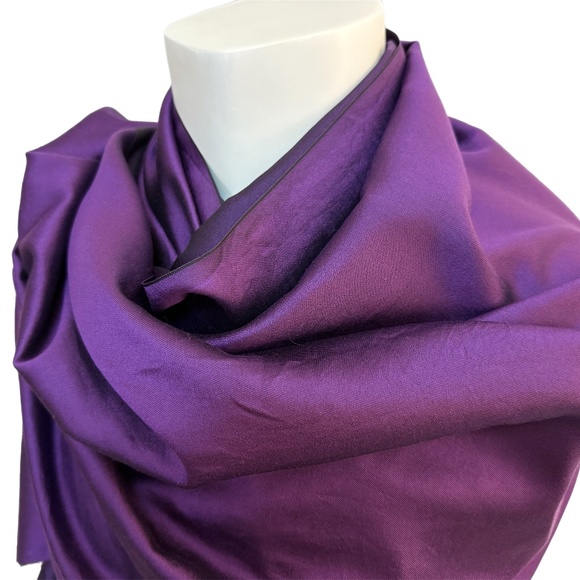 Ipekevi 100% Silk Purple Shawl 🇹🇷 | Luxurious Satin Wrap with Fringe - Picture 5 of 9